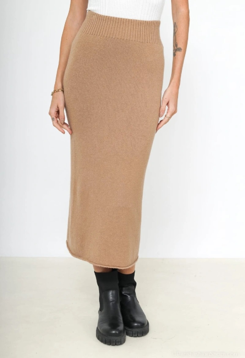 Seamless knit skirt tan